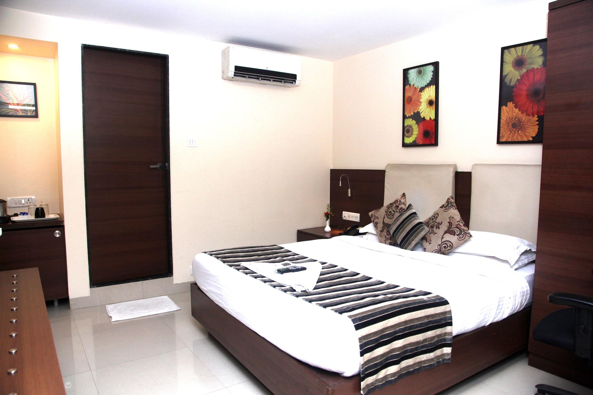 Hotel Concord Galaxy Mumbai Bagian luar foto