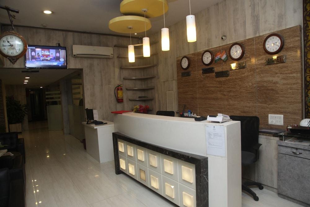 Hotel Concord Galaxy Mumbai Bagian luar foto