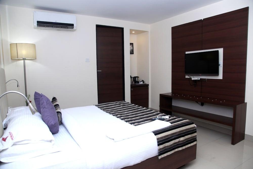 Hotel Concord Galaxy Mumbai Bagian luar foto