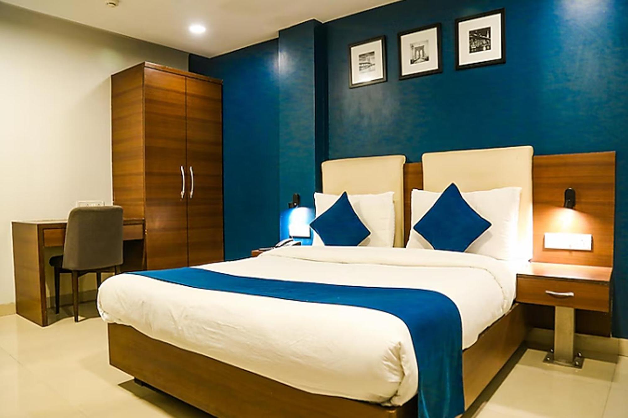 Hotel Concord Galaxy Mumbai Bagian luar foto