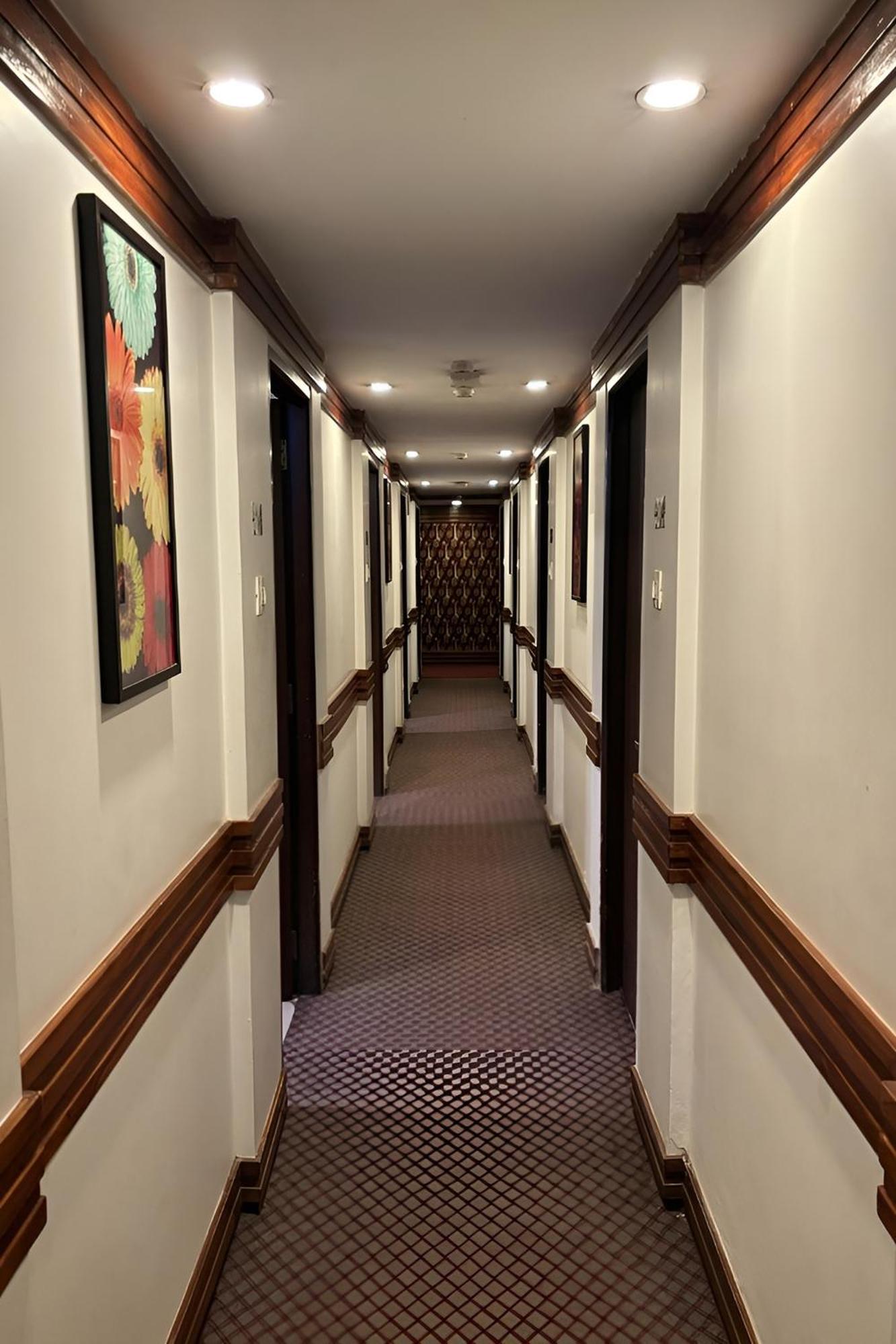 Hotel Concord Galaxy Mumbai Bagian luar foto