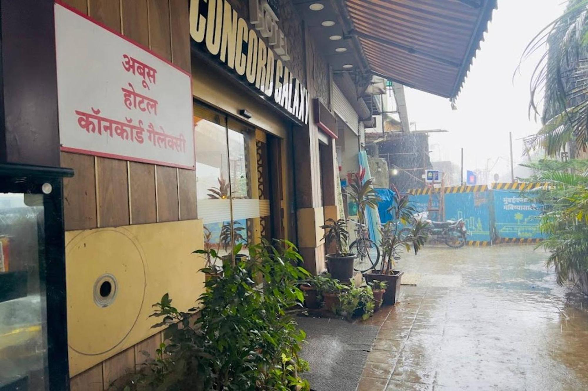 Hotel Concord Galaxy Mumbai Bagian luar foto