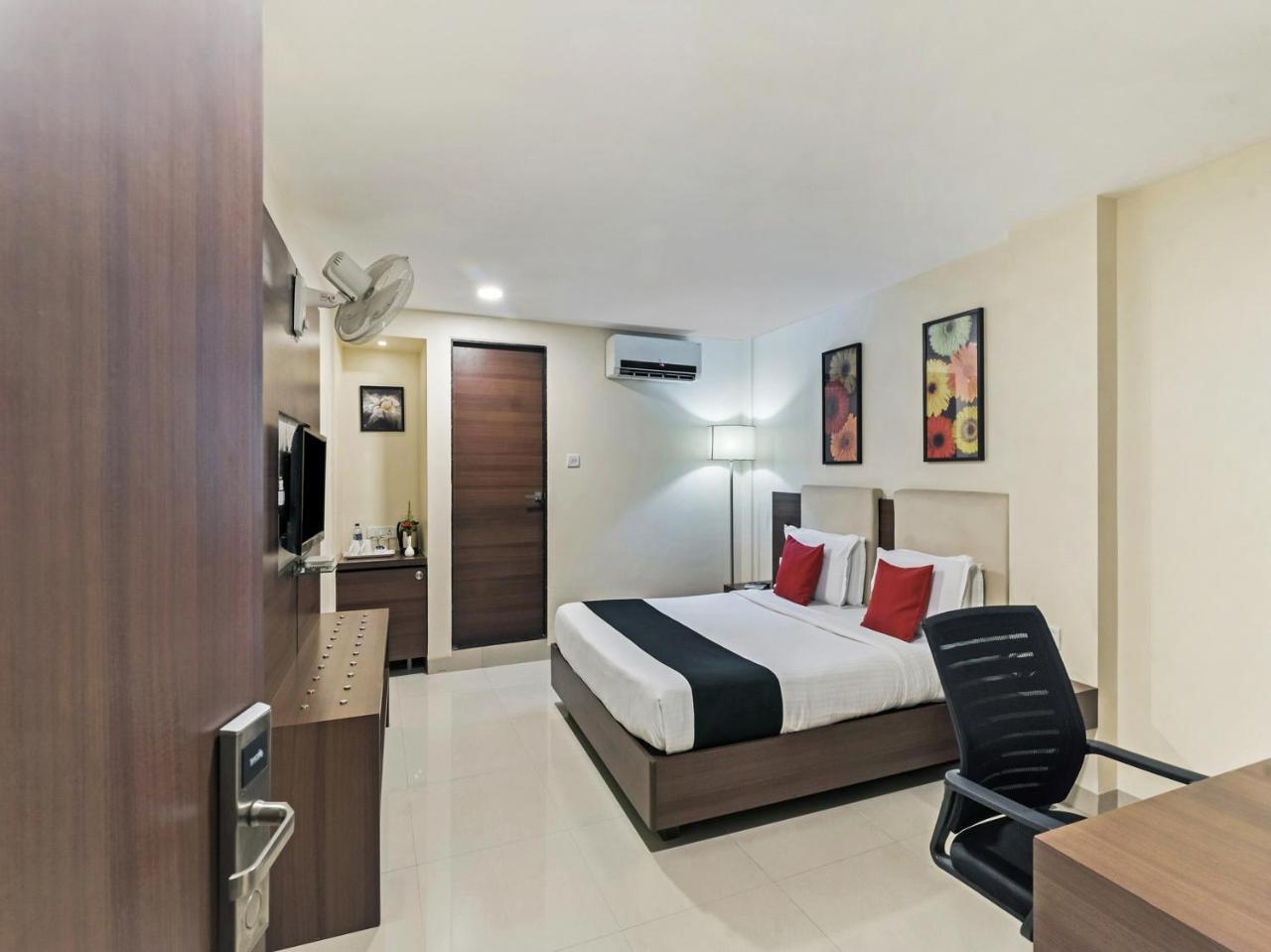 Hotel Concord Galaxy Mumbai Bagian luar foto