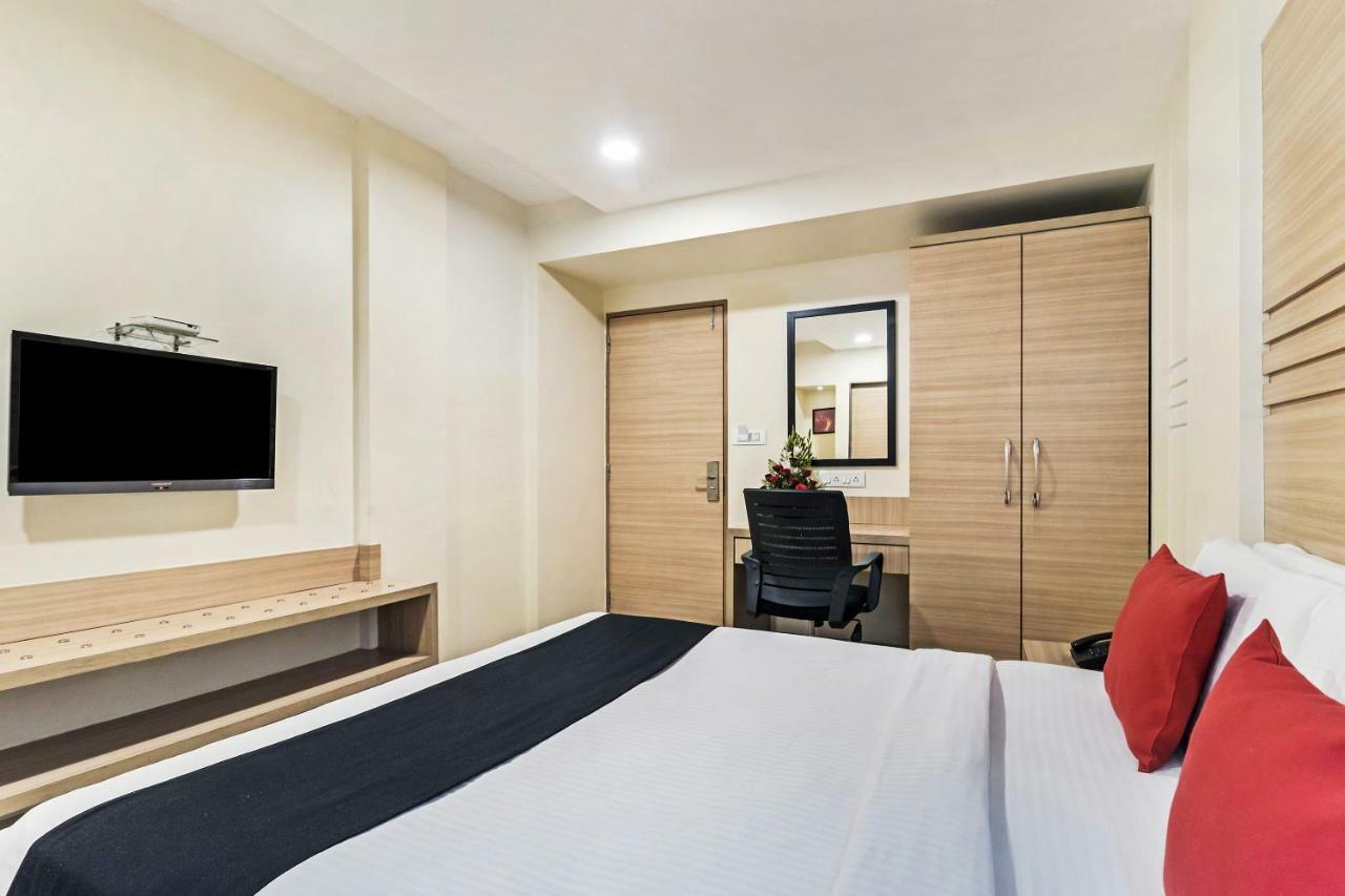 Hotel Concord Galaxy Mumbai Bagian luar foto